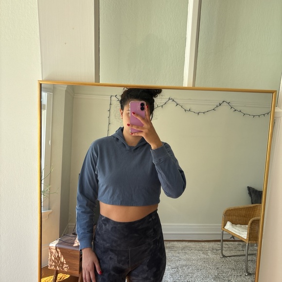 Lululemon Women's Blue Cropped Hoodie - Picture 1 of 5